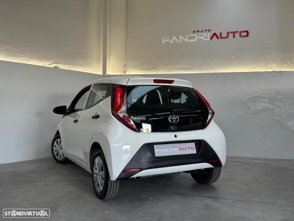 Toyota Aygo x-business - 12