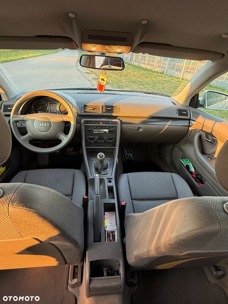 Audi A4 Limousine 2 - 8
