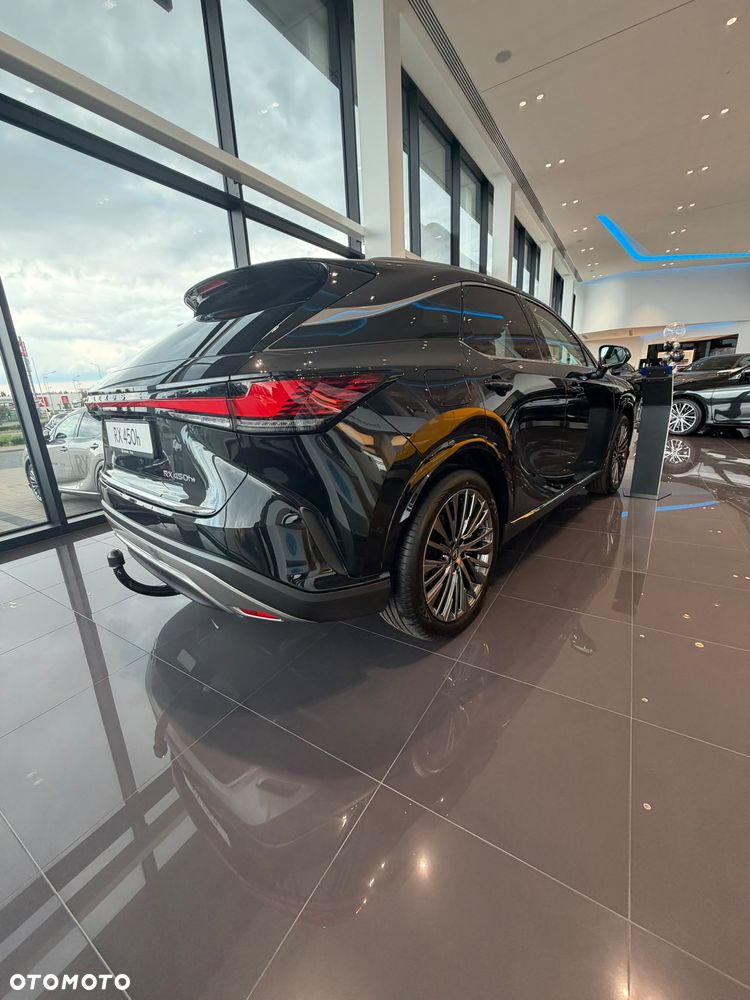 Lexus RX 450h+ Omotenashi - 3