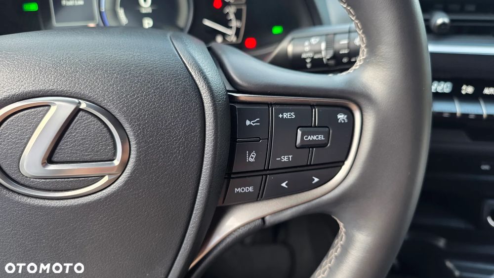 Lexus UX 250h GPF F Impression 2WD - 26