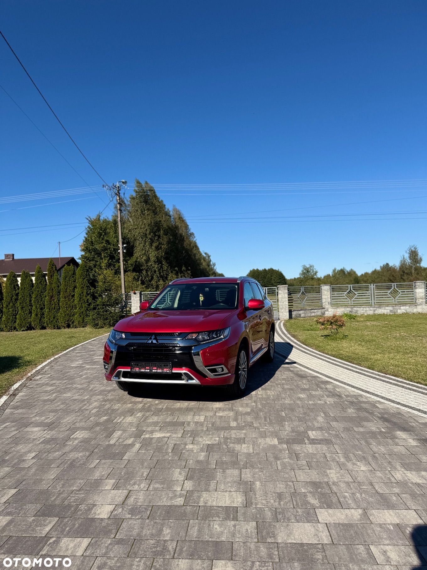 Mitsubishi Outlander 2.4 4WD Plug-In Hybrid - 1