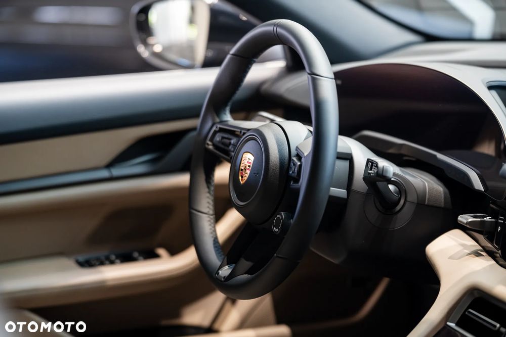Porsche Taycan 105kWh 4 Cross Turismo - 14