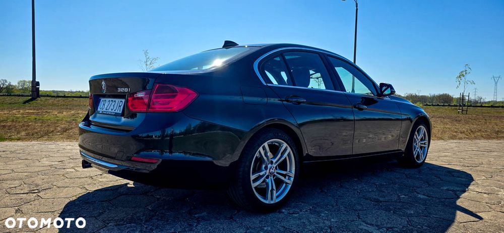 BMW Seria 3 328i Luxury Line - 17