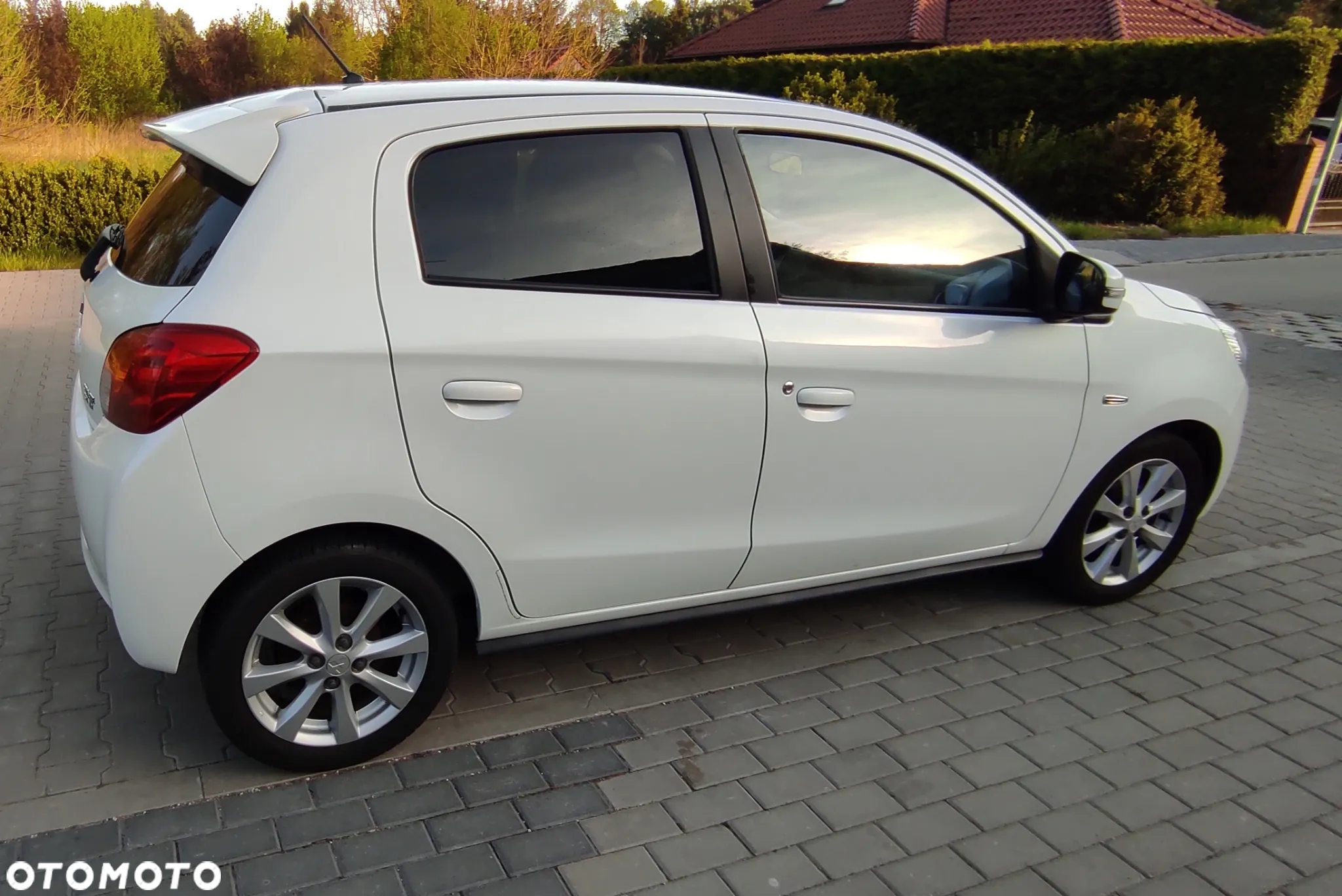 Mitsubishi Space Star 1.2 Clear Tec Edition+ - 4
