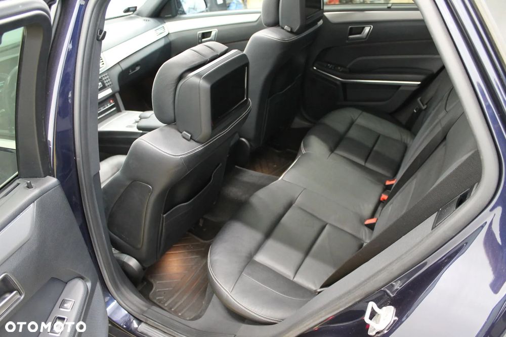 Mercedes-Benz Klasa E 300 T CDI DPF BlueEFFICIENCY 7G-TRONIC Avantgarde - 14