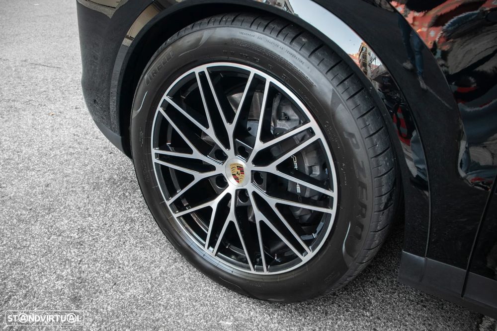 Porsche Cayenne E-Hybrid - 4