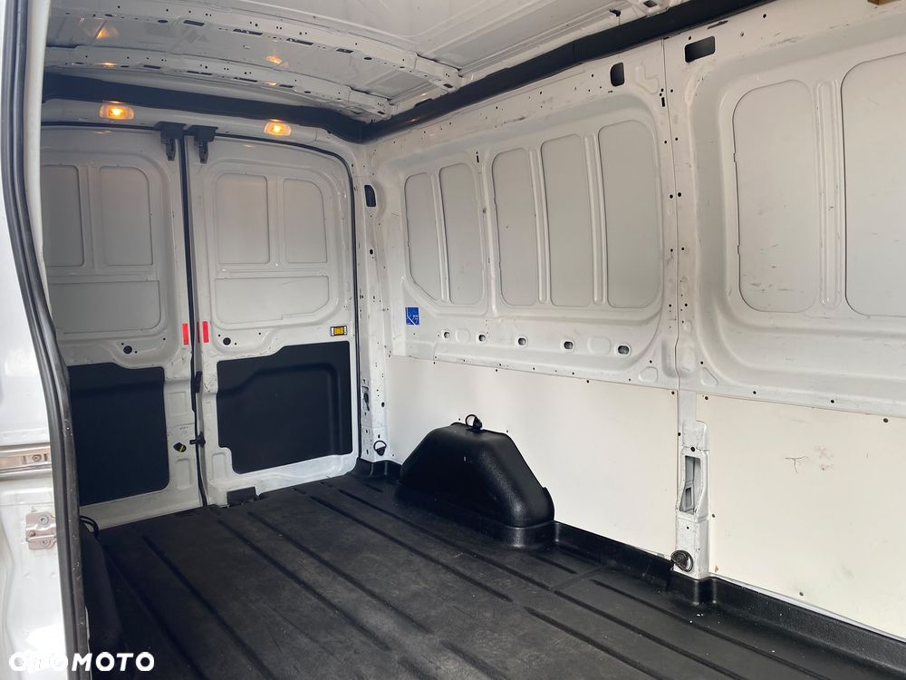 Ford Transit - 19