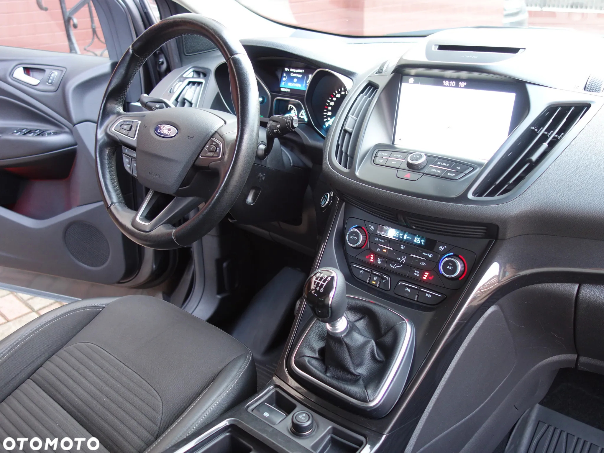 Ford Kuga 2.0 TDCi 4x4 Titanium - 22