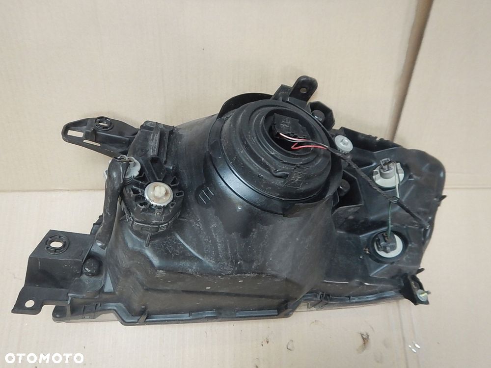 lampa prawa przednia przod mitsubishi pajero iii europa - 8
