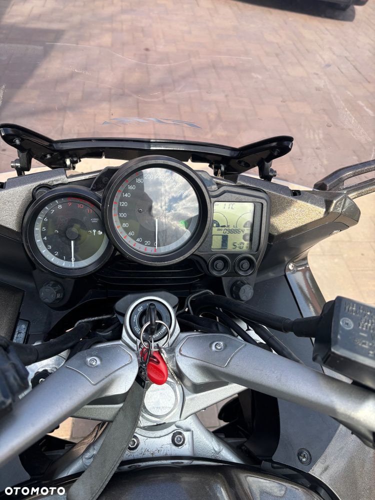 Yamaha FJR - 7