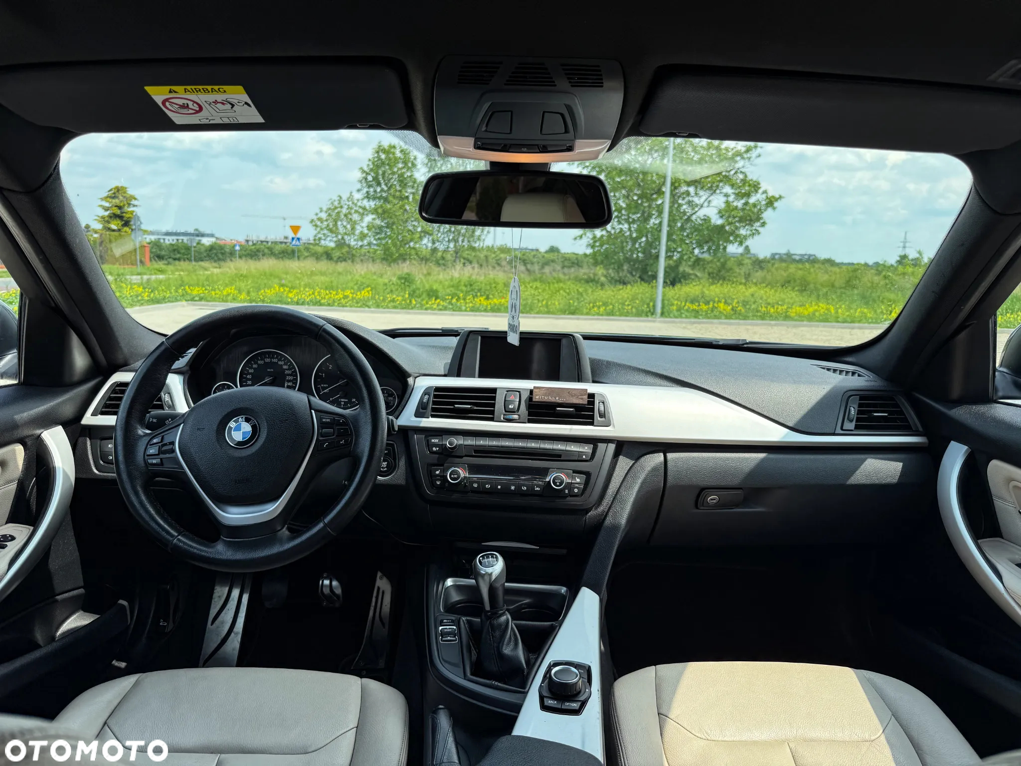 BMW Seria 3 320i - 8