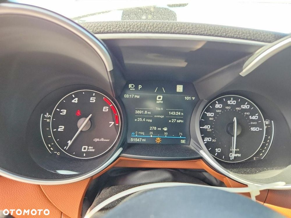 Alfa Romeo Giulia 2.0 Turbo TI Q4 - 9