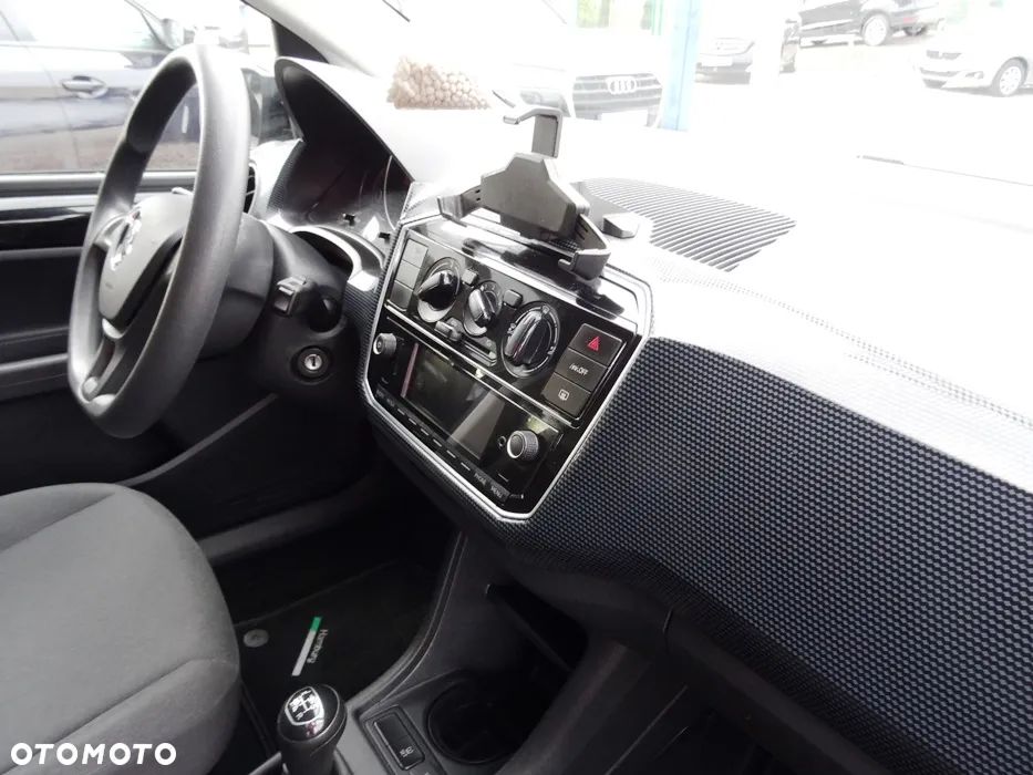 Volkswagen up! 1.0 Beats - 12