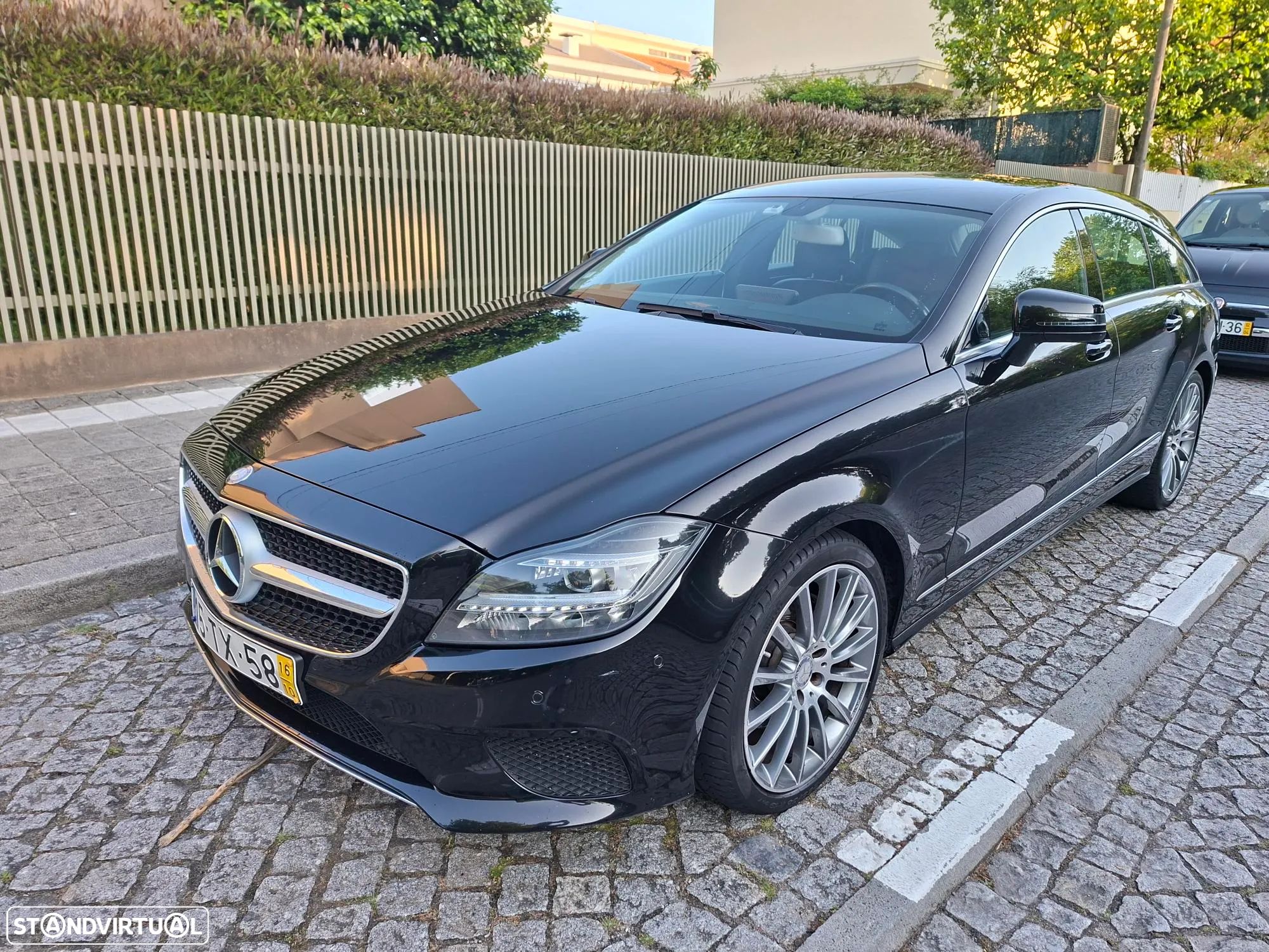 Mercedes-Benz 220 - 1