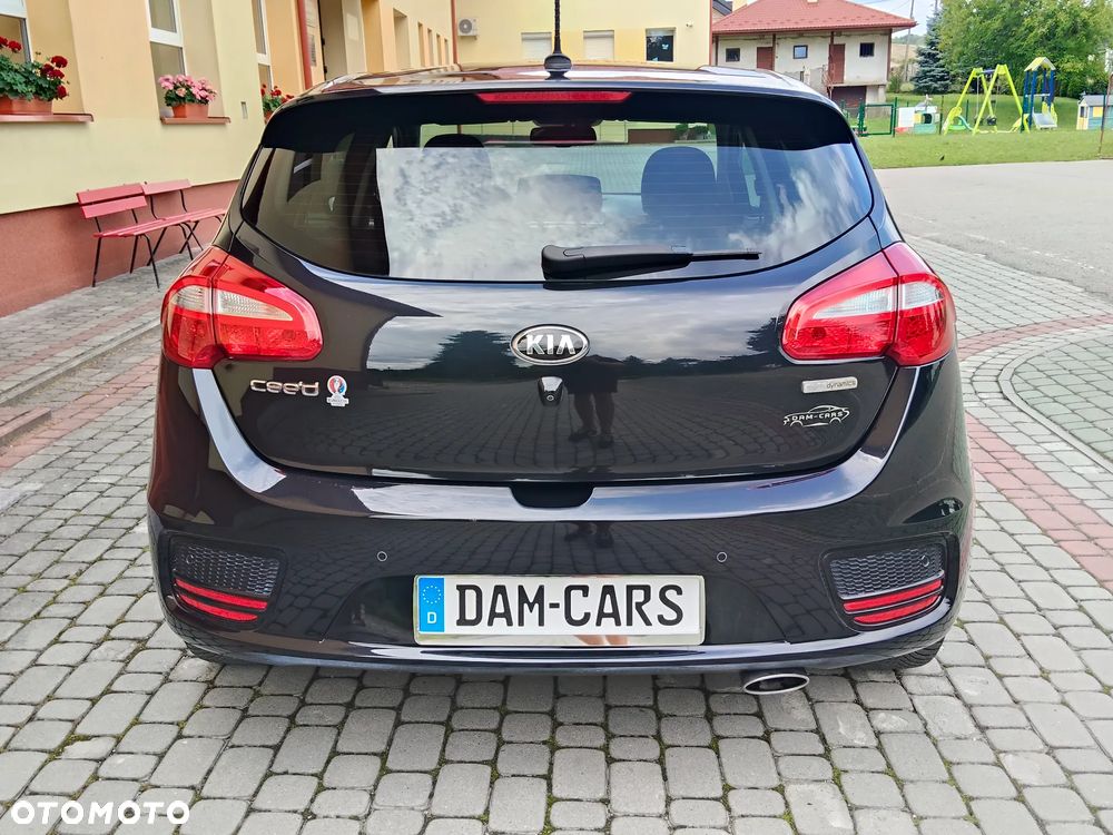 Kia Ceed 1.6 GDI Dream-Team Edition - 4