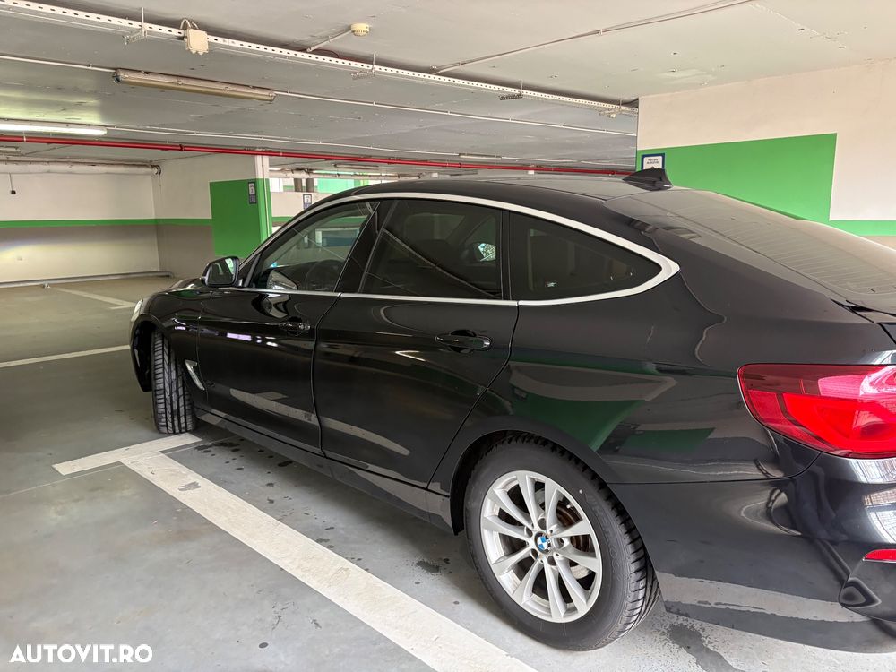 BMW Seria 3 320i GT xDrive AT - 32