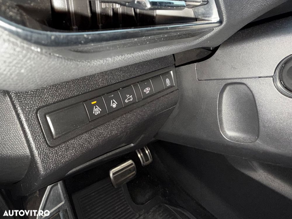 Peugeot 3008 1.6 PureTech S&S EAT8 GT - 26