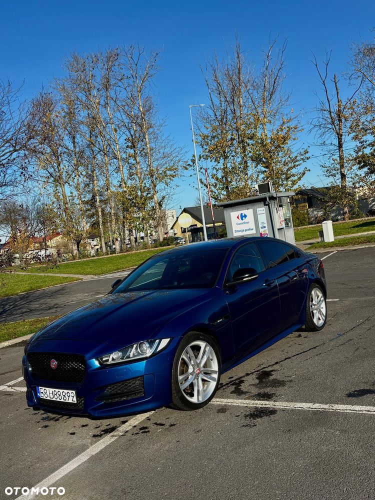 Jaguar XE 2.0 D R-Sport - 4