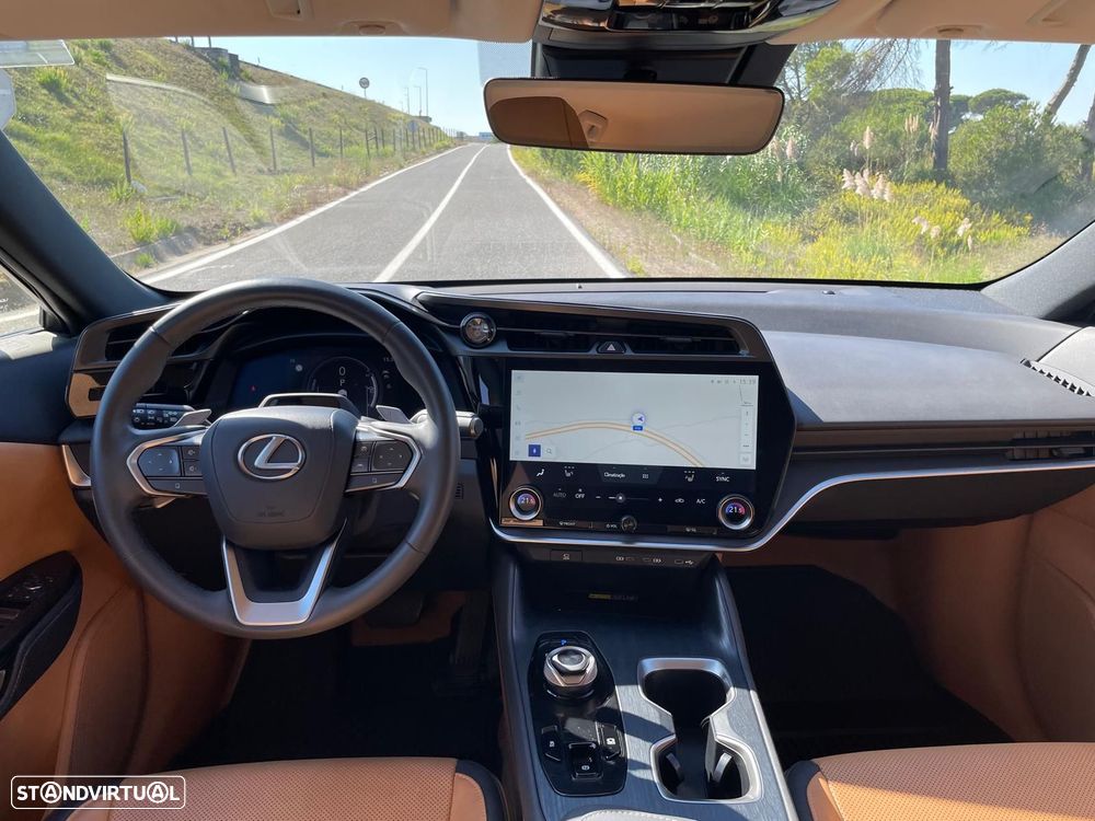 Lexus RZ 450e Premium Monotone c/ mala elétrica - 10