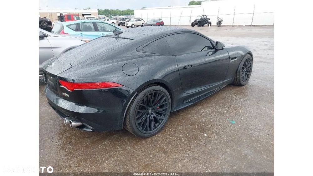 Jaguar F-Type R - 4