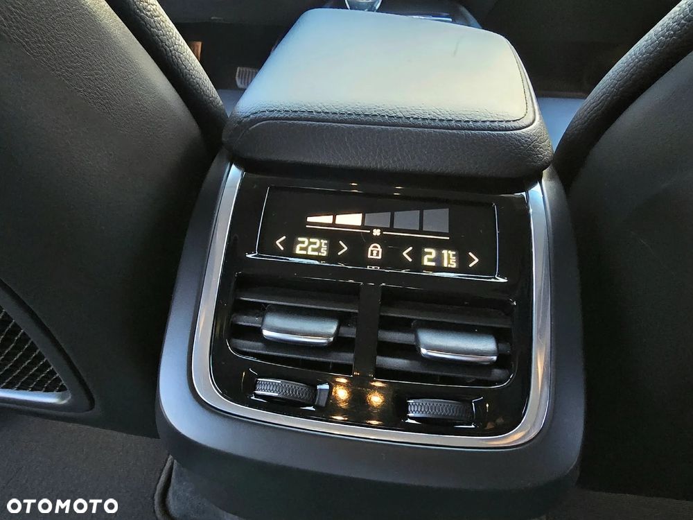 Volvo XC 60 B4 D Inscription - 17