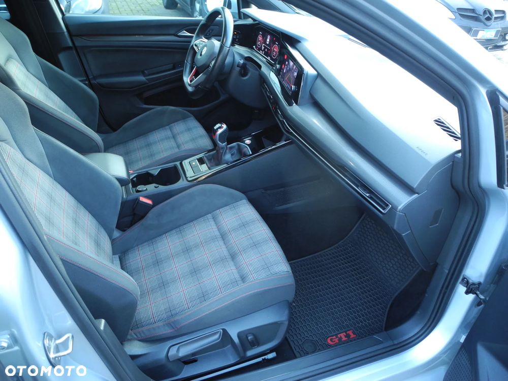 Volkswagen Golf - 18