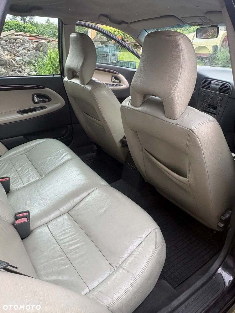 Volvo V40 1.8 - 8
