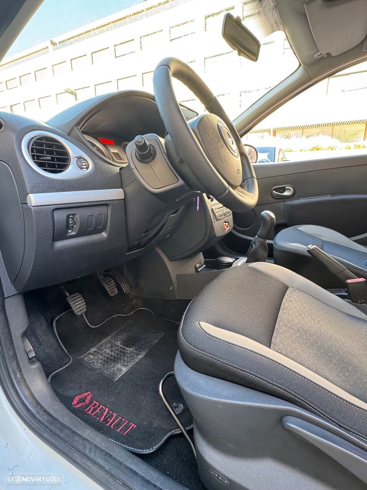 Renault Clio - 6