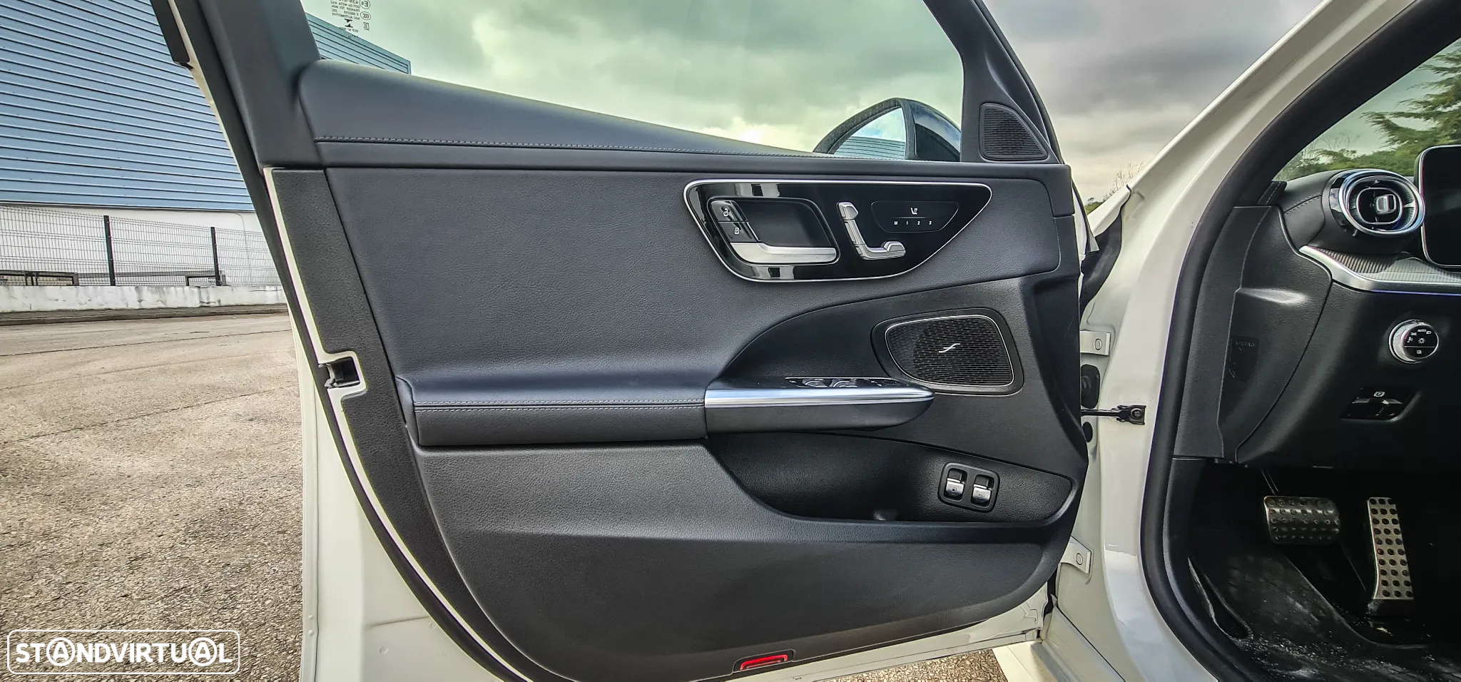 Mercedes-Benz C 300 e AMG Line - 18