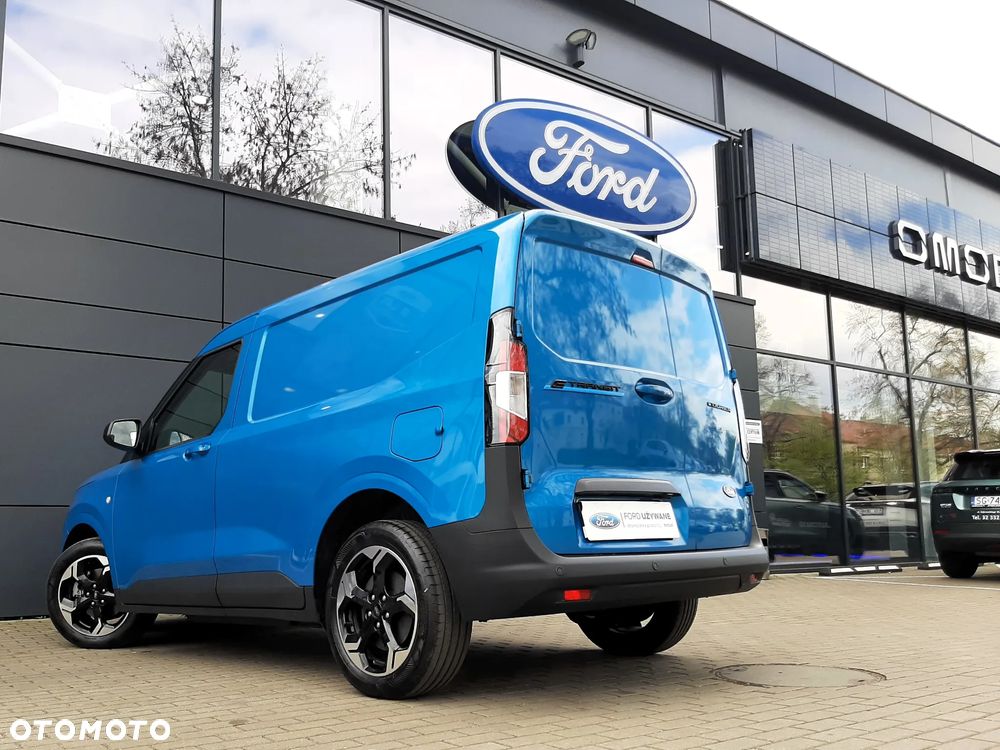 Ford Courier - 32