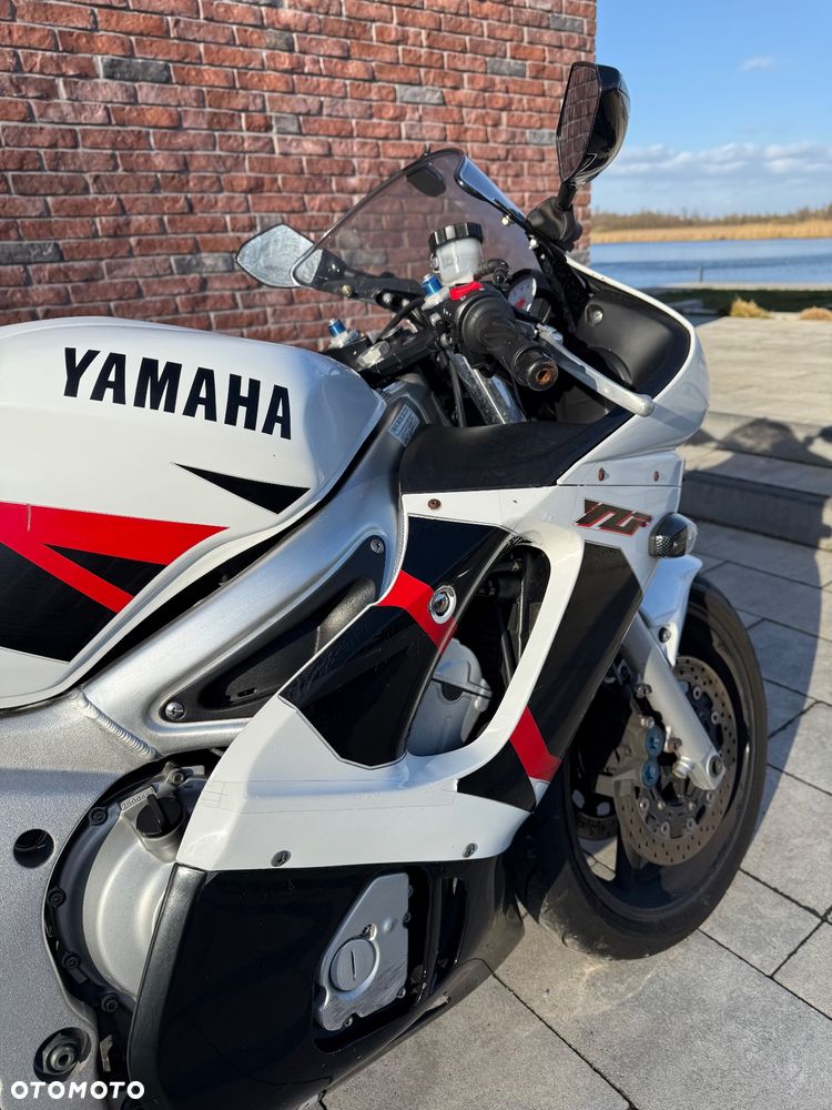 Yamaha YZF - 9