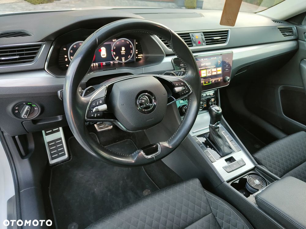 Skoda Superb 2.0 TDI Active DSG7 - 27