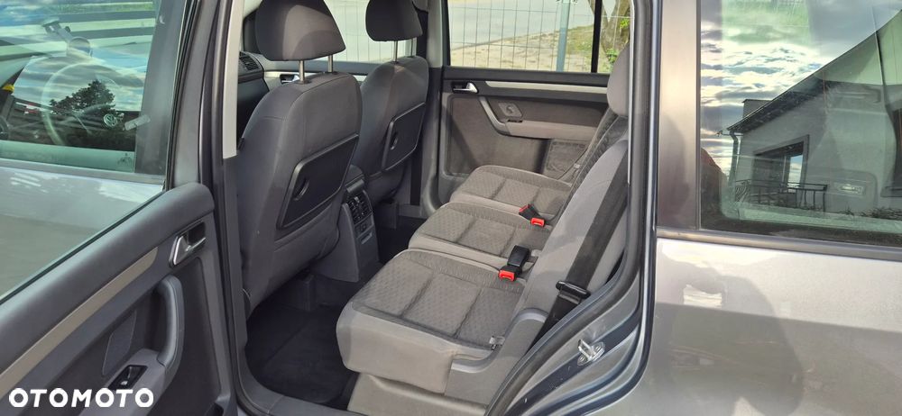 Volkswagen Touran - 8