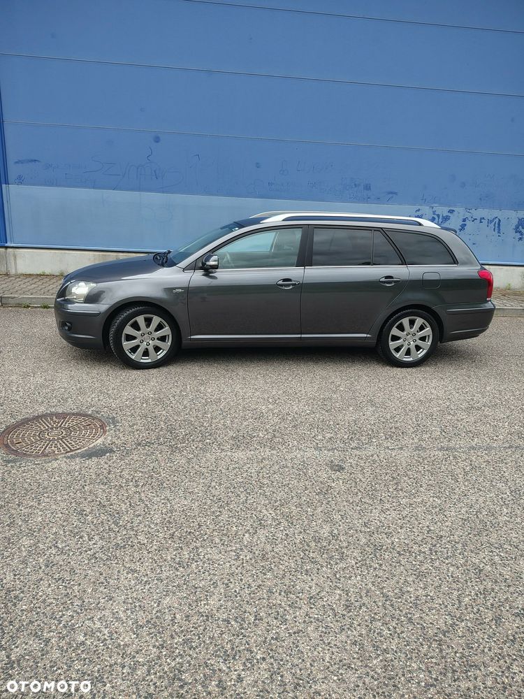 Toyota Avensis 2.2 D-4D X Premium - 4