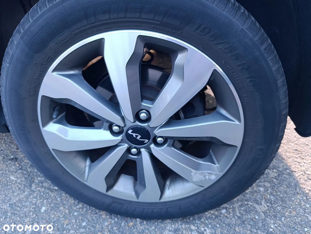 Kia Stonic 1.2 L - 10