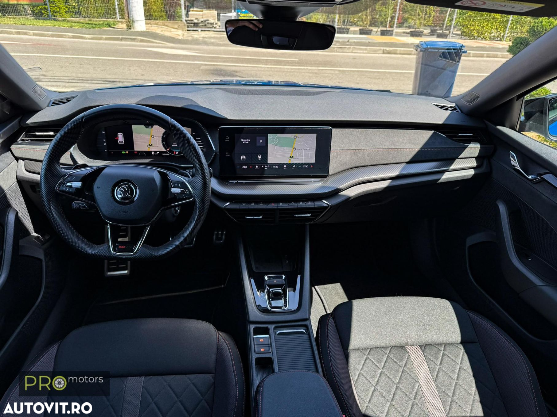 Skoda Octavia Combi 2.0 TDI DSG RS - 9