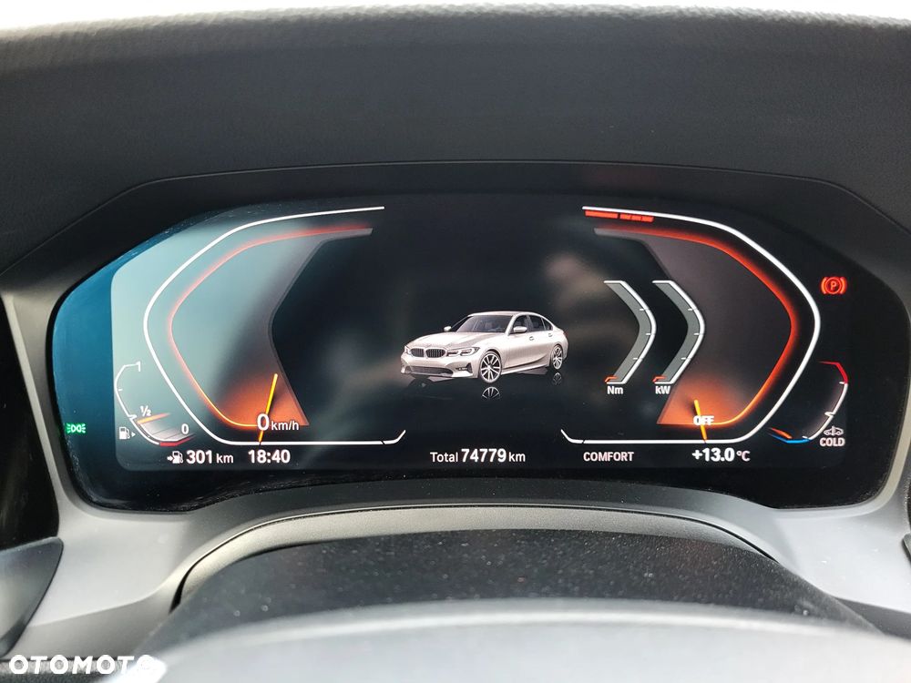 BMW Seria 3 330i Sport Line - 24