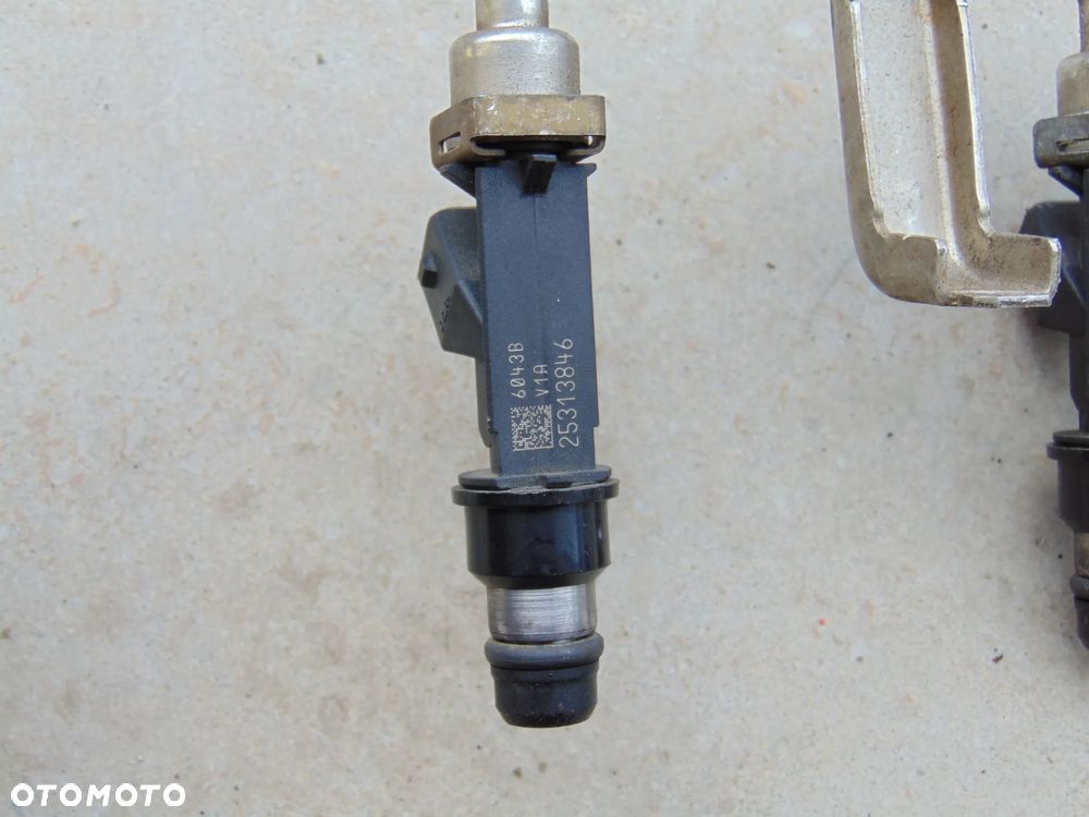 Wtryski wtrysk paliwa 25313846 Opel Astra II III H Meriva A Corsa Vectra C Zafira A 1.4 1.6 - 10