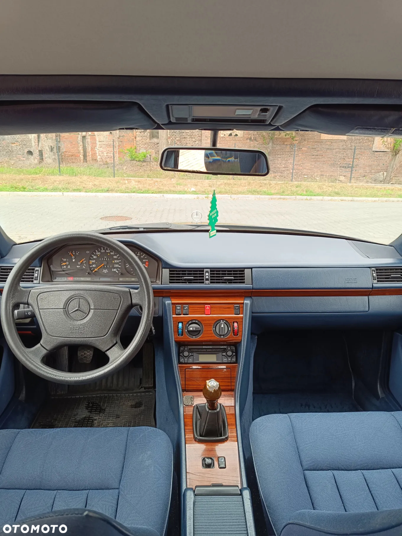 Mercedes-Benz Klasa E 200 - 9