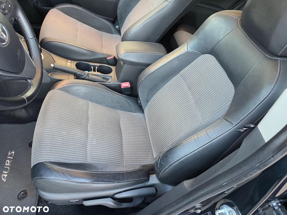Toyota Auris - 16