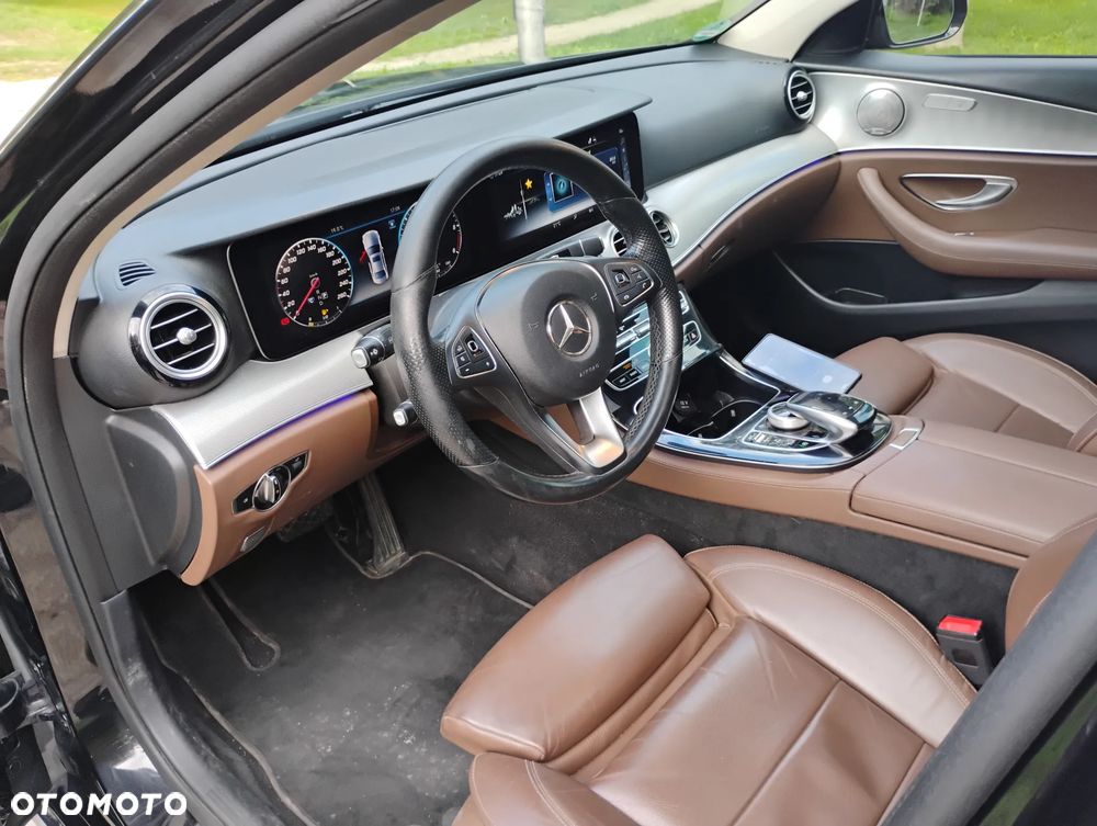Mercedes-Benz Klasa E 220 d 9G-TRONIC - 3