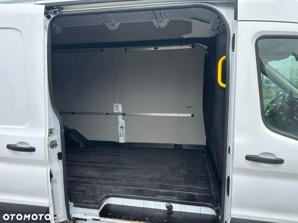 Ford Transit - 12