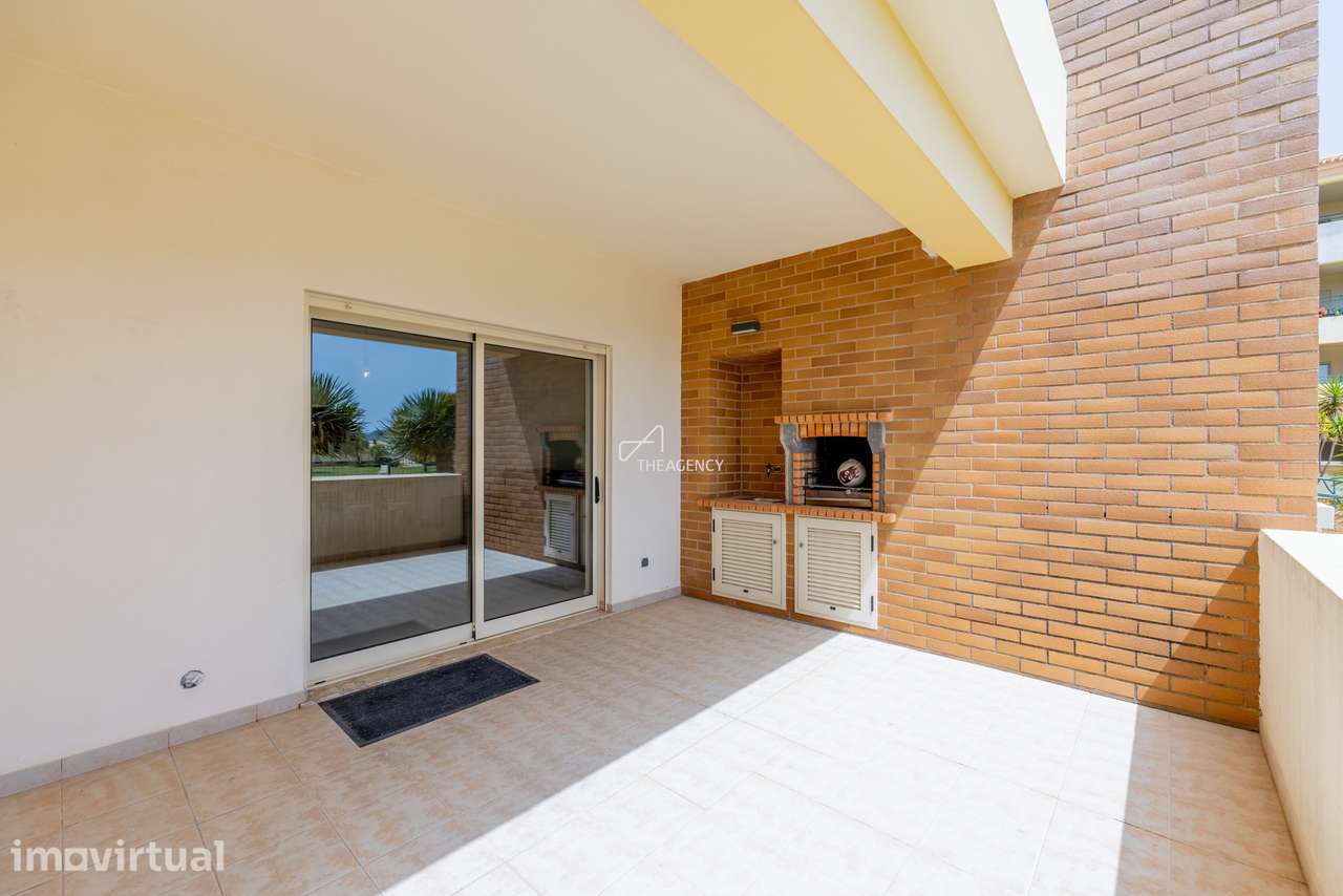 Moradia T4 em Condomínio Fechado com Piscina, Terraços e Garagem - Grande imagem: 5/42