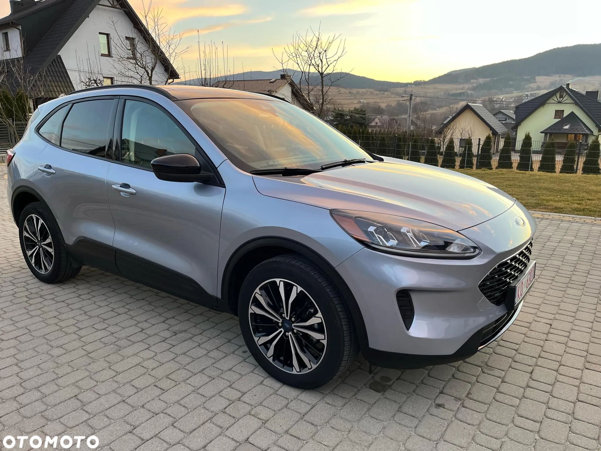 Ford Kuga - 1