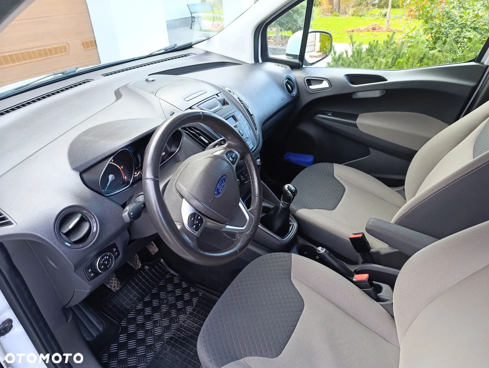 Ford Tourneo Courier 1.5 TDCi Titanium - 10