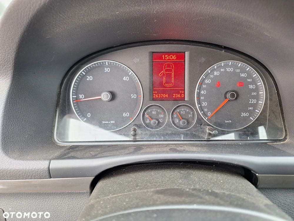 Volkswagen Touran - 14