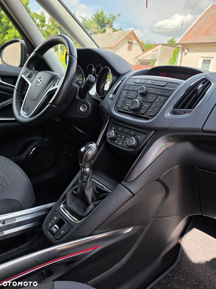 Opel Zafira 1.6 T SIDI Cosmo S&S - 29