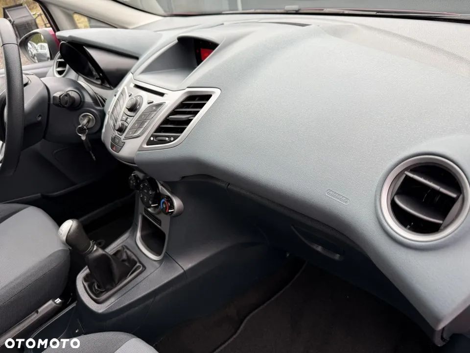 Ford Fiesta 1.25 Titanium - 31