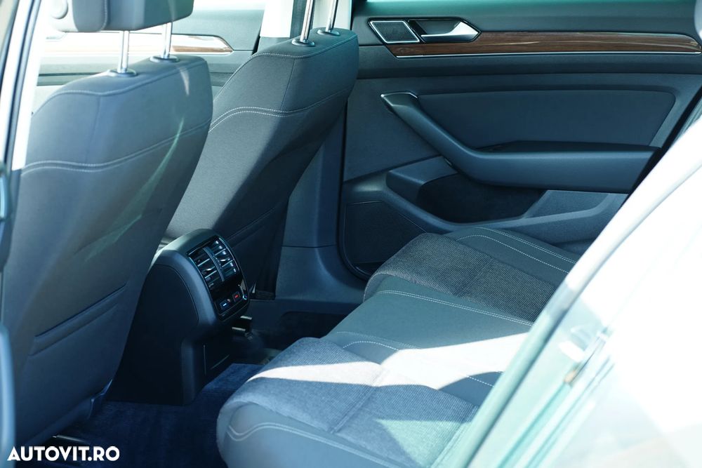 Volkswagen Passat 2.0 TDI Comfortline - 9