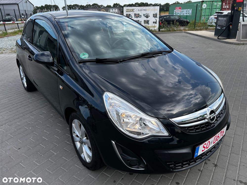 Opel Corsa 1.4 16V Cosmo - 12